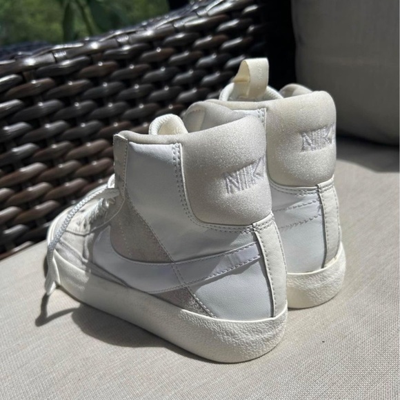 Nike Blazer Mid Youth sz 4 EUC - Picture 4 of 6
